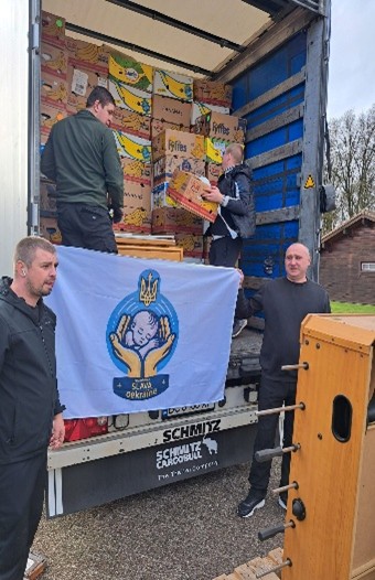 wagen aanvullen voor stichting Hulp voor Oekraïne